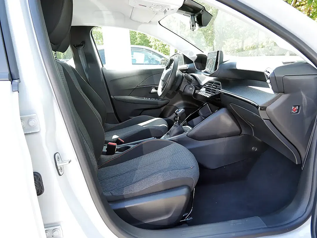 Peugeot 208 - Thumbnail 9