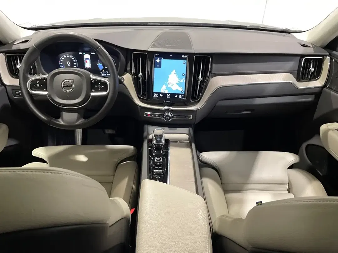 Volvo XC60 - Thumbnail 11