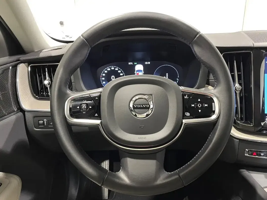 Volvo XC60 - Thumbnail 12