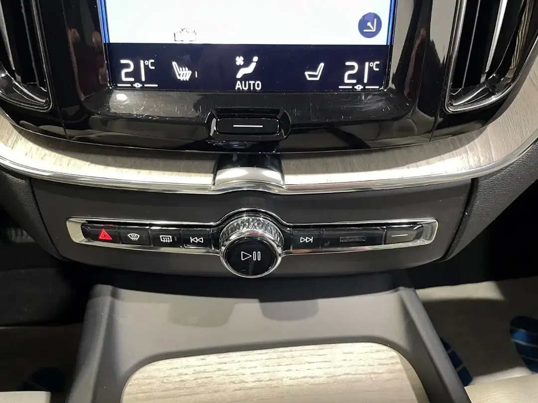 Volvo XC60 - Thumbnail 14