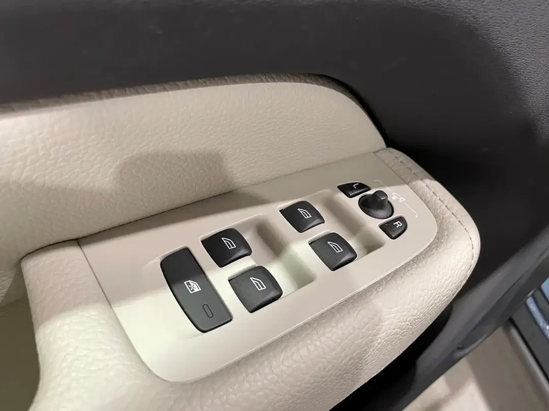Volvo XC60 - Thumbnail 17