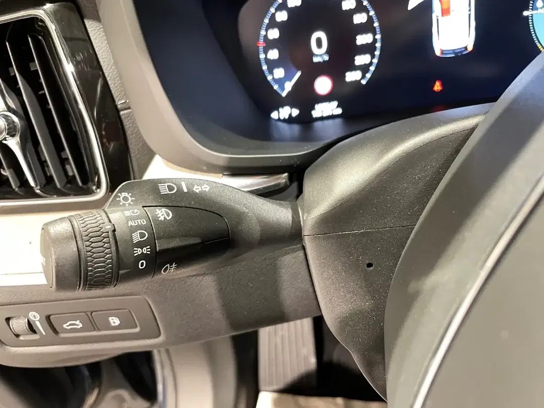 Volvo XC60 - Thumbnail 21