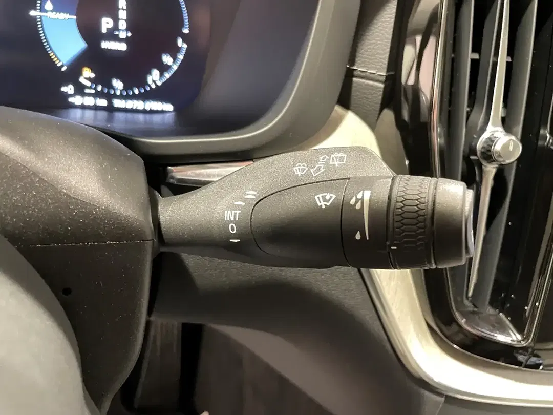 Volvo XC60 - Thumbnail 22