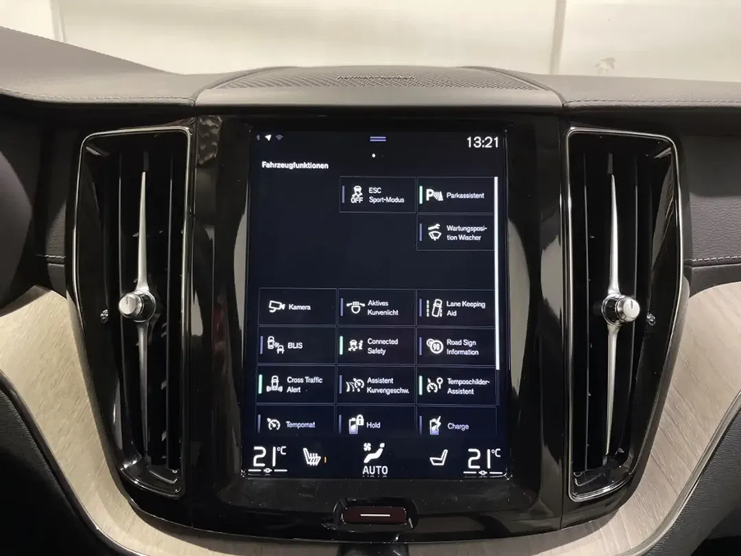 Volvo XC60 - Thumbnail 25