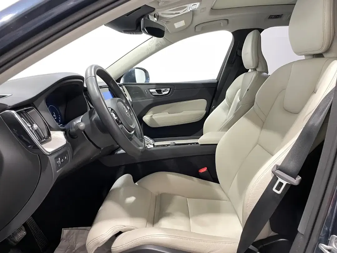 Volvo XC60 - Thumbnail 5