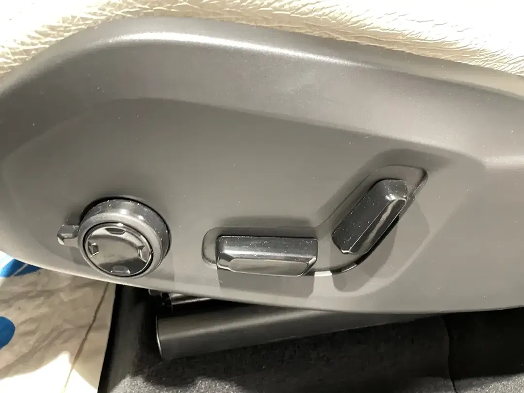 Volvo XC60 - Thumbnail 6