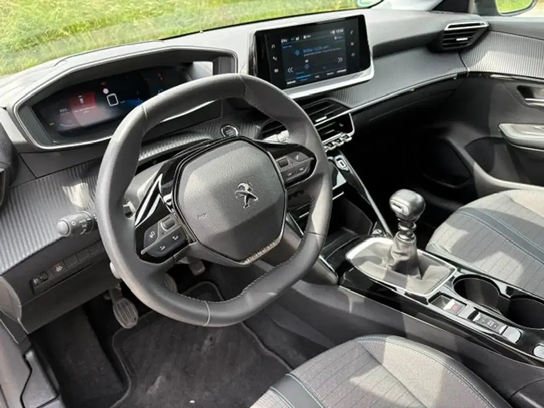 Peugeot 208 - Thumbnail 13