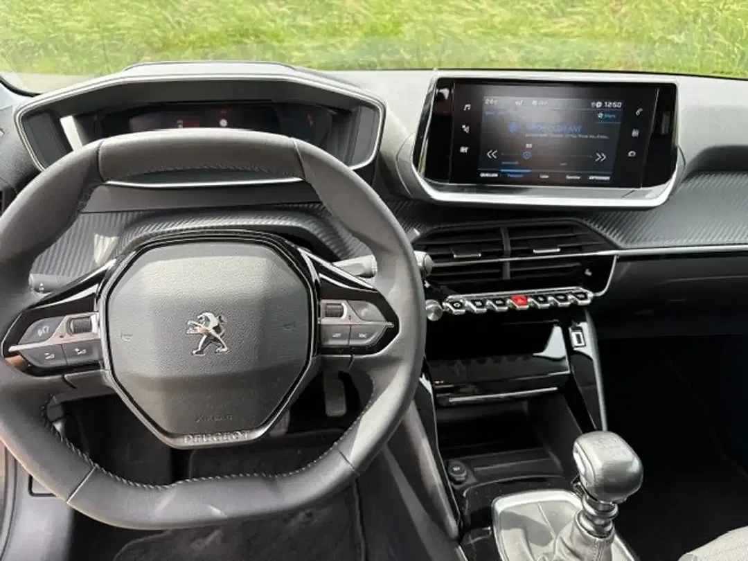 Peugeot 208 - Thumbnail 15