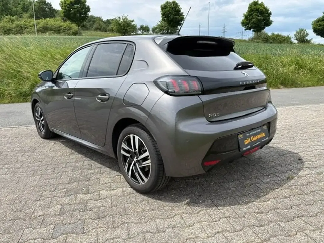 Peugeot 208 - Thumbnail 8