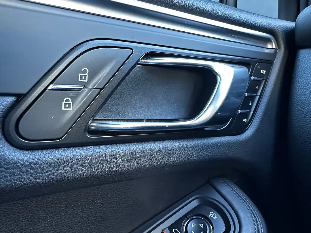 Porsche Macan - Thumbnail 22