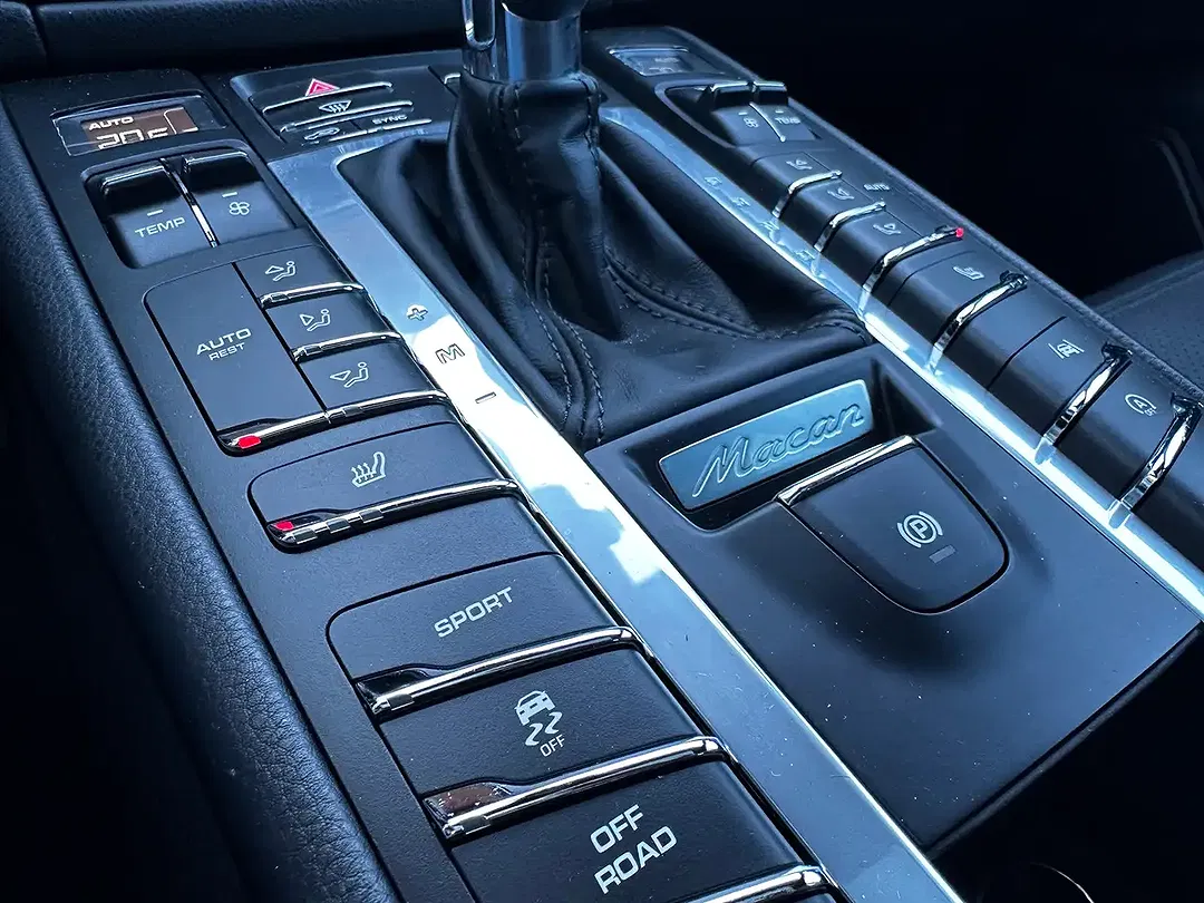 Porsche Macan - Thumbnail 24