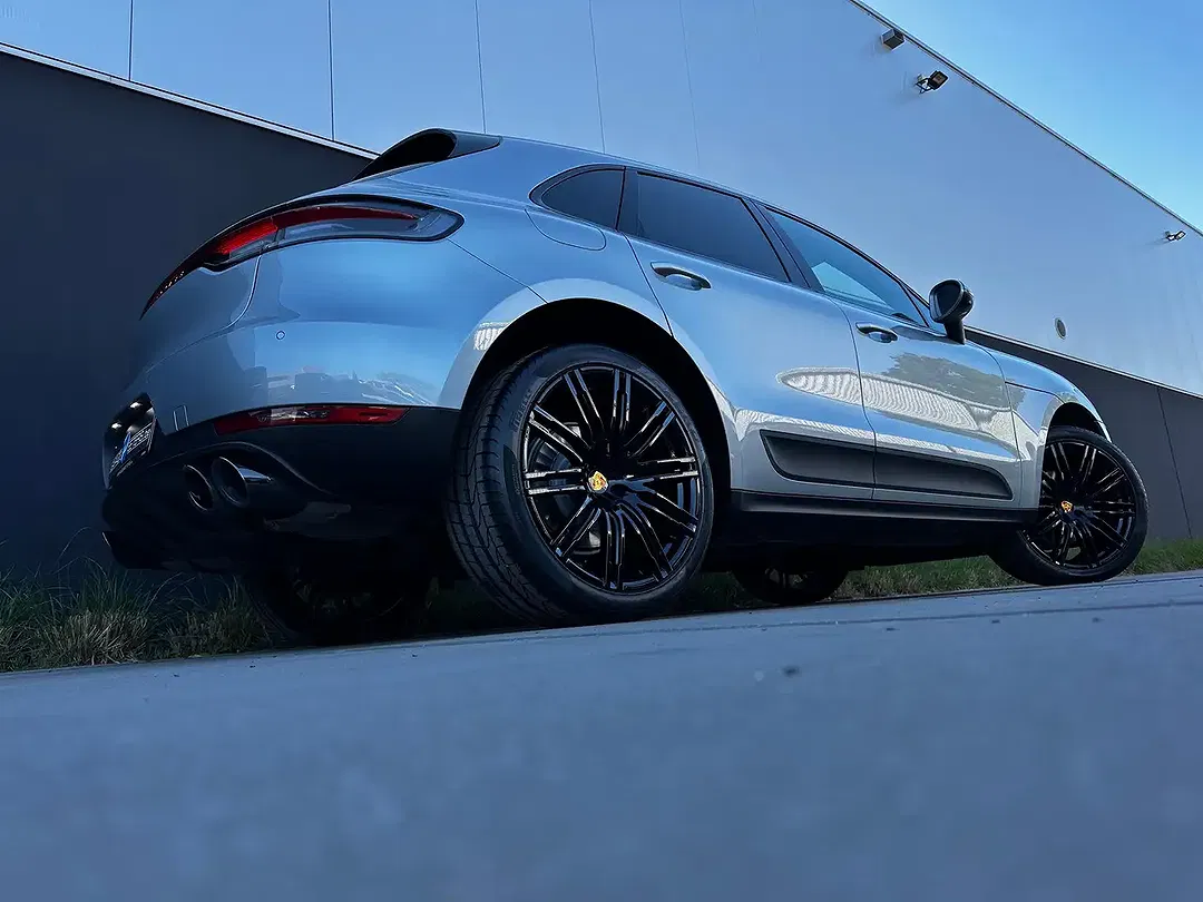 Porsche Macan - Thumbnail 31