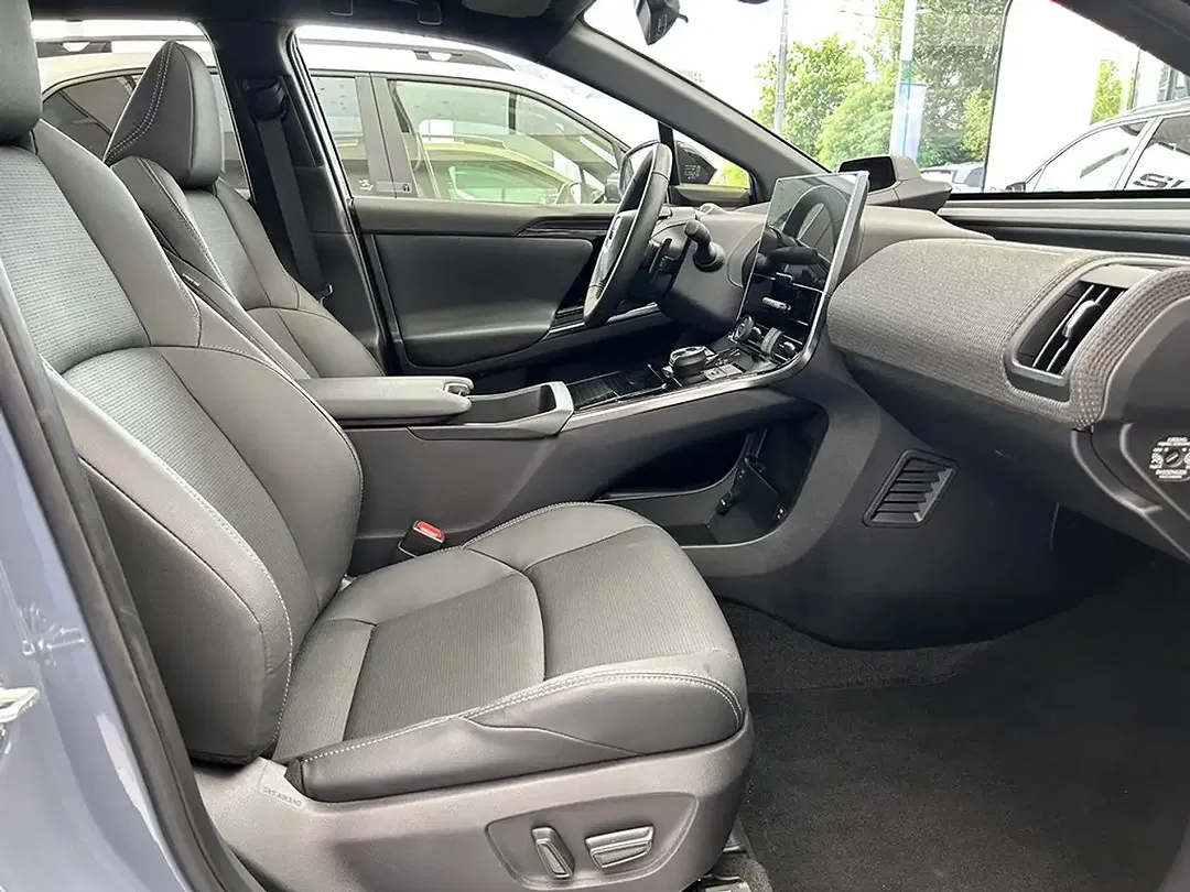 Subaru Solterra - Thumbnail 12
