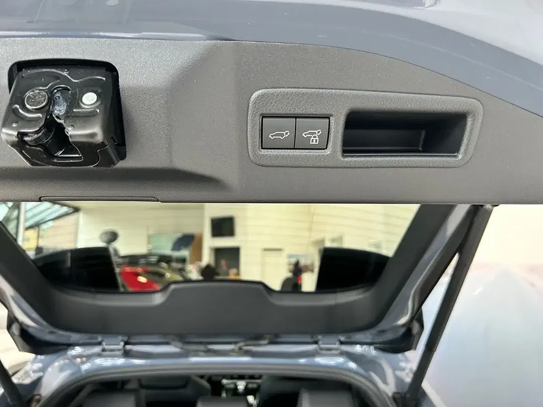Subaru Solterra - Thumbnail 8