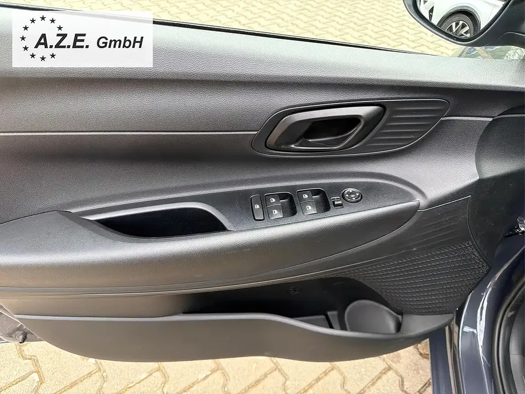 Hyundai i20 - Thumbnail 11