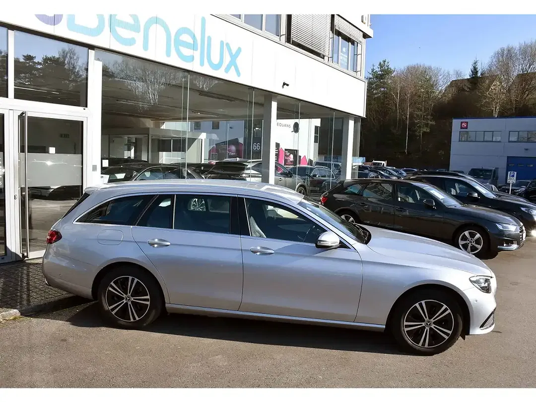 Mercedes-Benz E 200 - Thumbnail 3