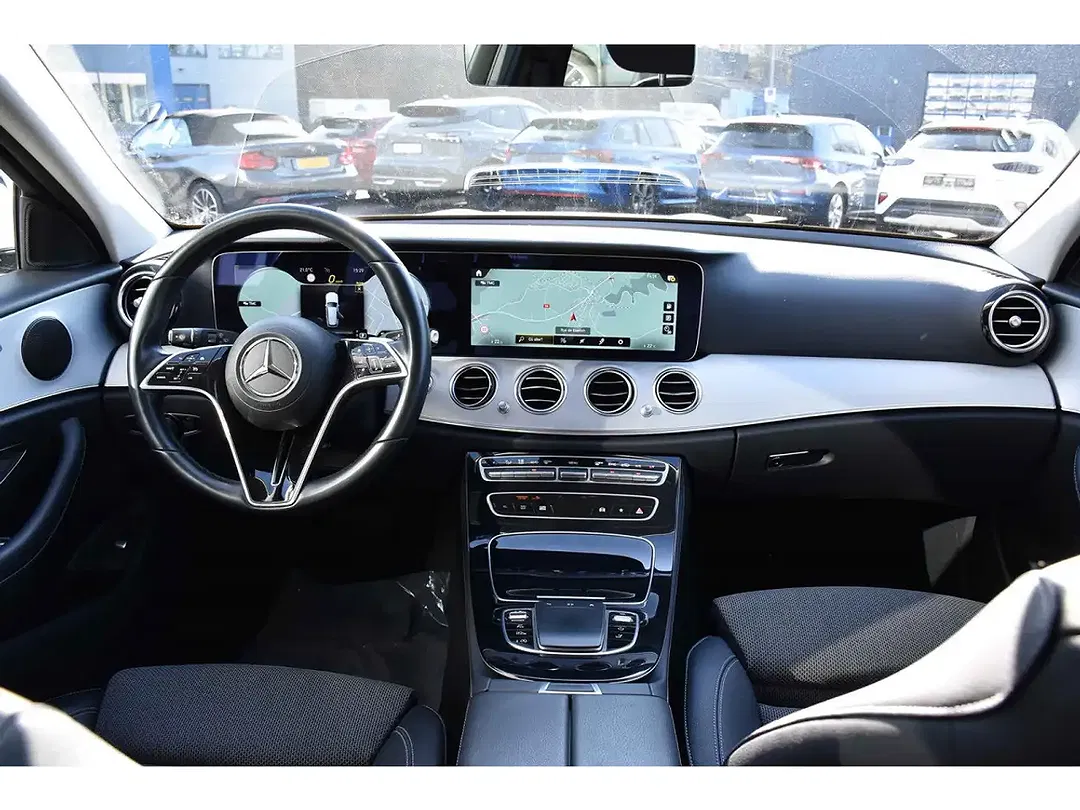 Mercedes-Benz E 200 - Thumbnail 9