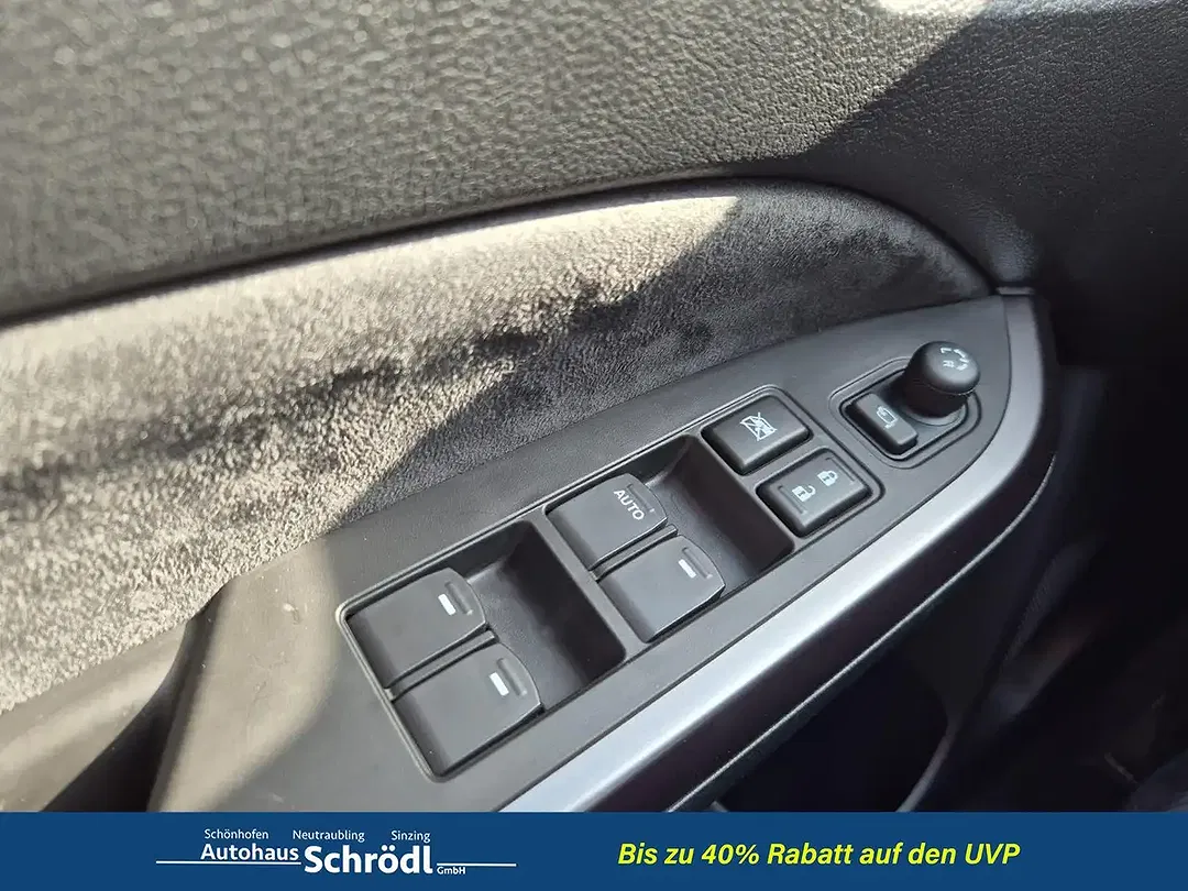 Suzuki Vitara - Thumbnail 13