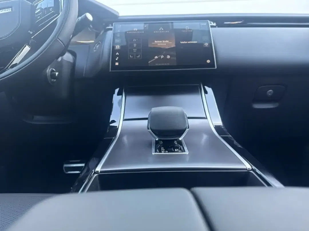Land Rover Range Rover Velar - Thumbnail 15