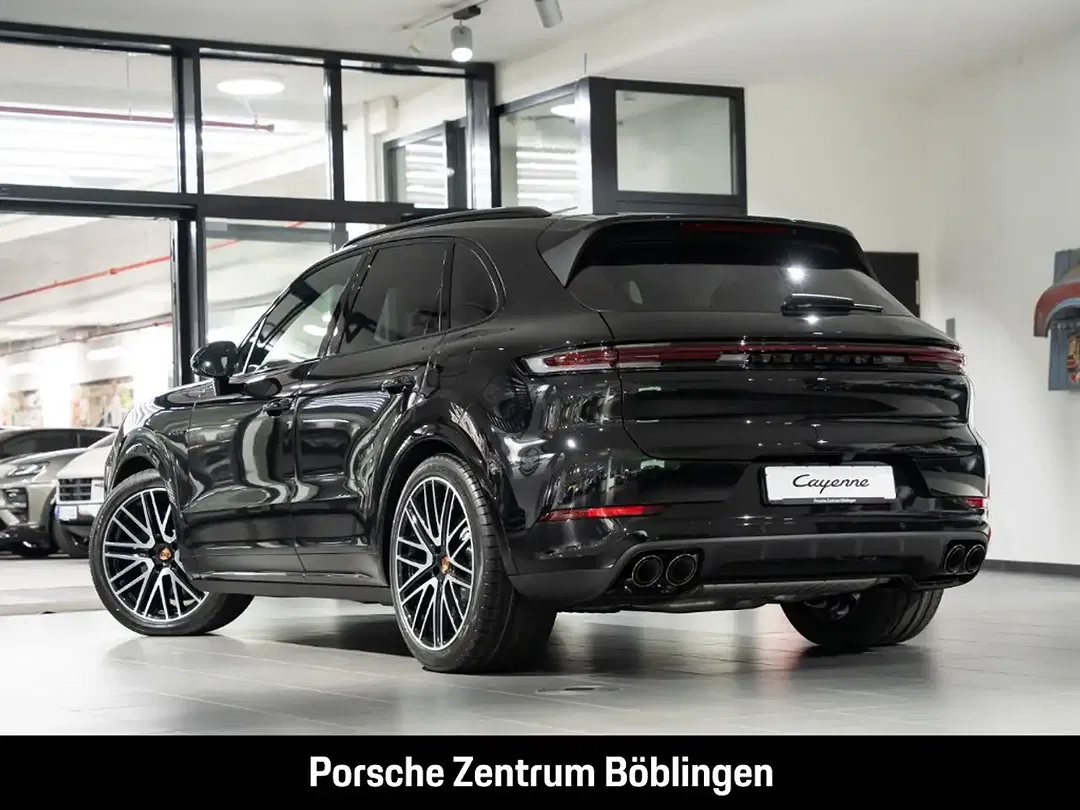 Porsche Cayenne - Thumbnail 3