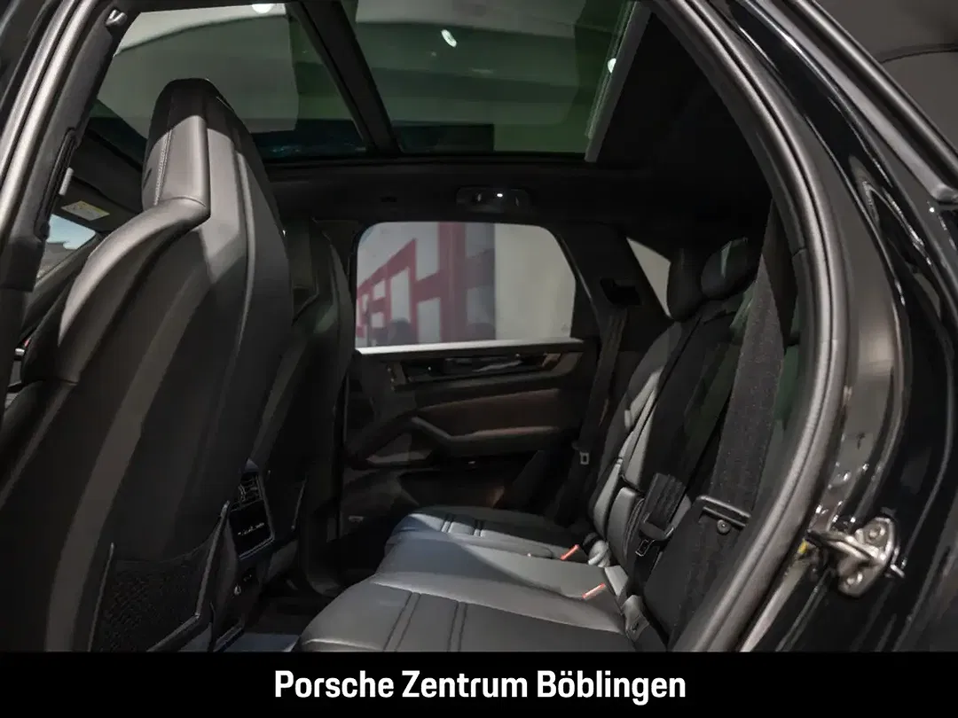 Porsche Cayenne - Thumbnail 8