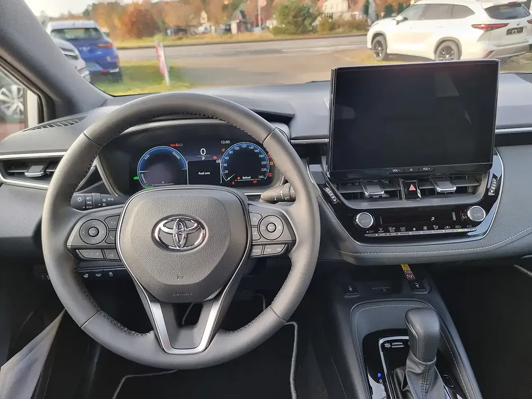 Toyota Corolla - Thumbnail 11