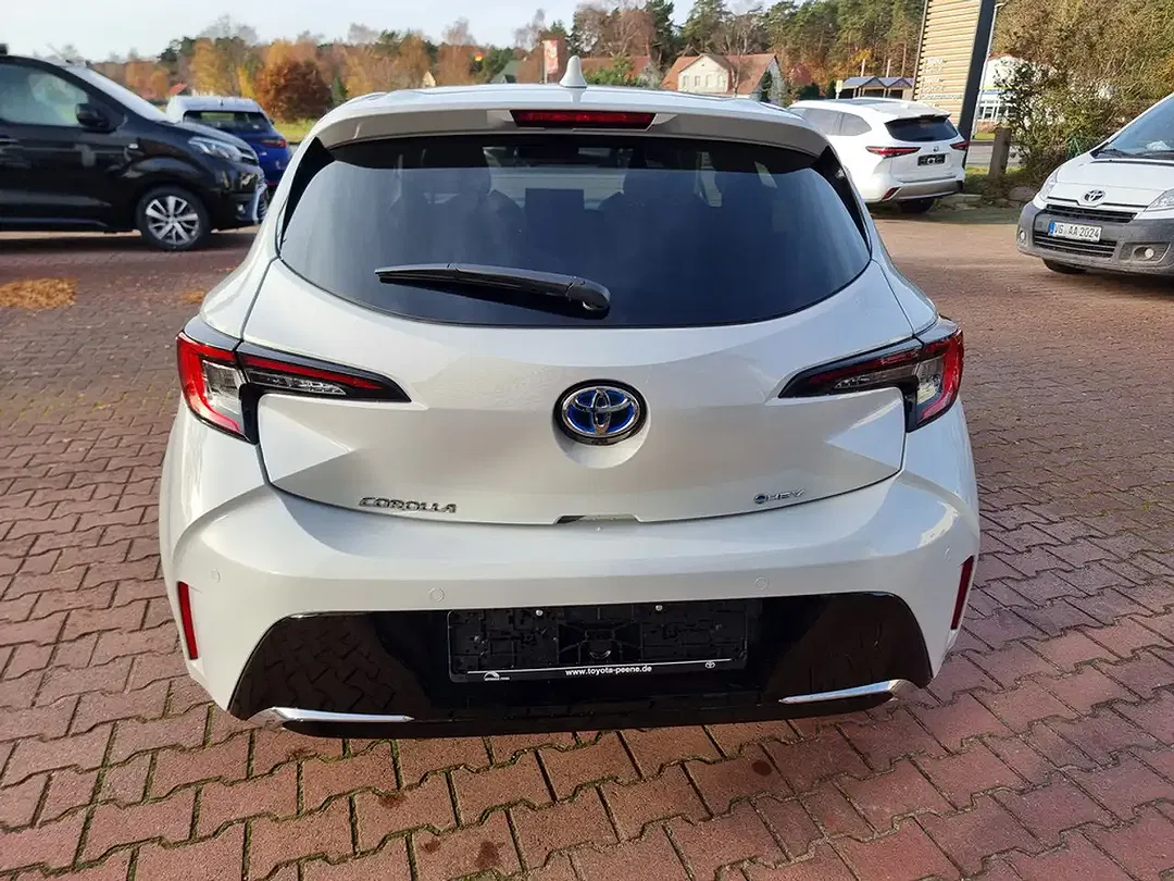Toyota Corolla - Thumbnail 4