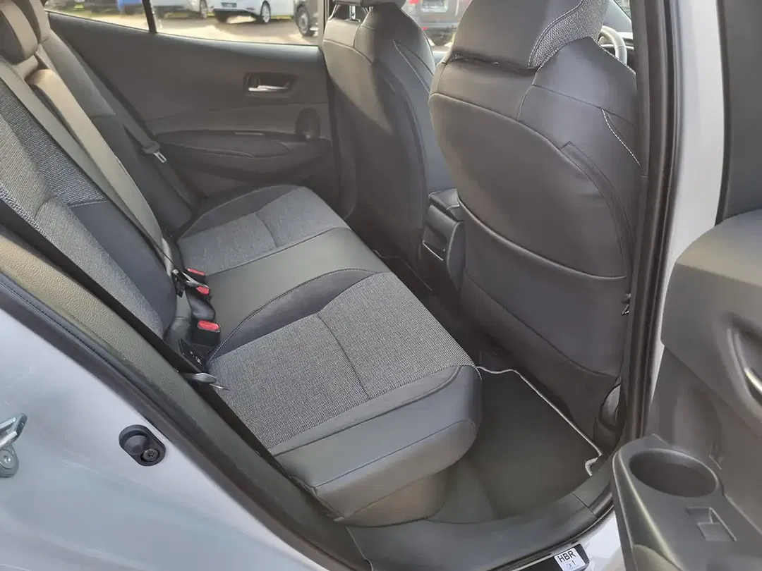Toyota Corolla - Thumbnail 8