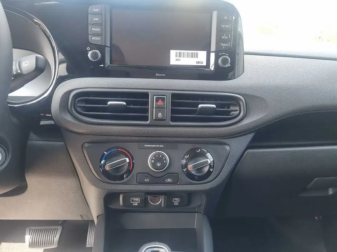 Hyundai i10 - Thumbnail 9