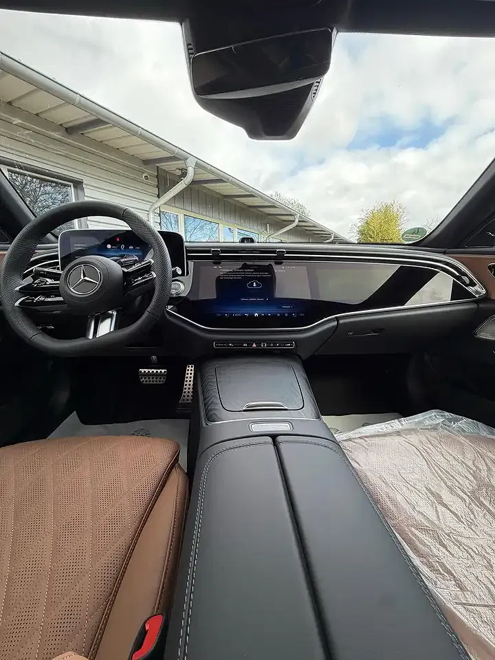 Mercedes-Benz E 200 - Thumbnail 10