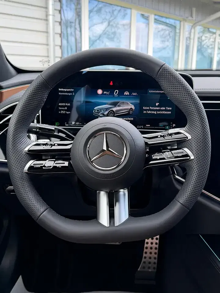 Mercedes-Benz E 200 - Thumbnail 15
