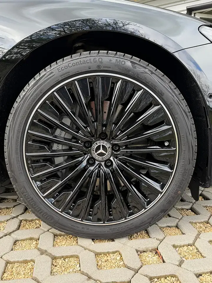 Mercedes-Benz E 200 - Thumbnail 9
