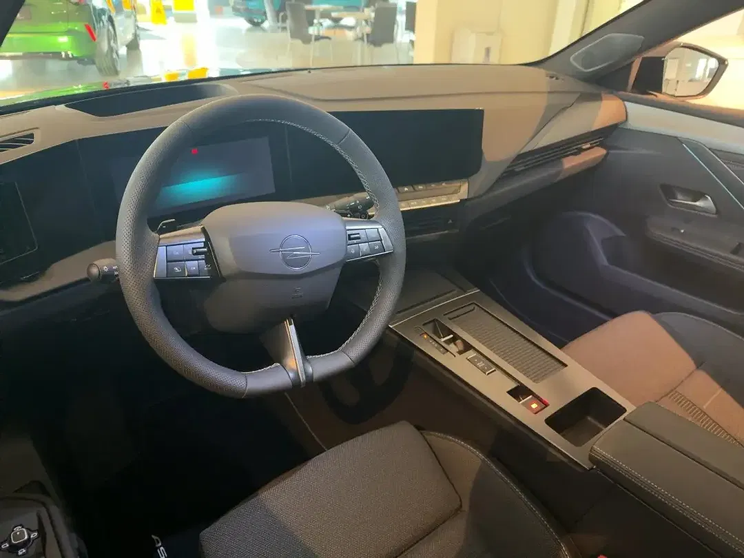 Opel Astra - Thumbnail 11
