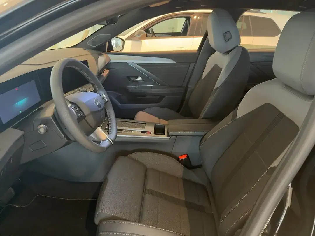Opel Astra - Thumbnail 9
