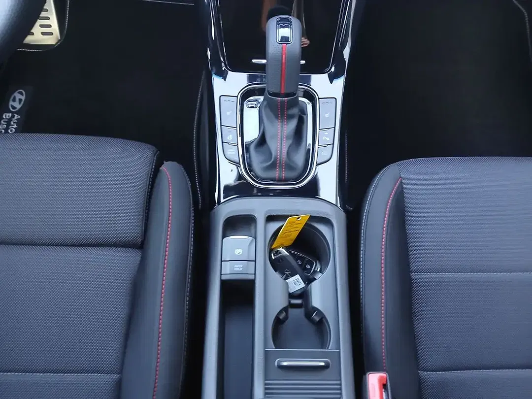 Hyundai i30 - Thumbnail 15