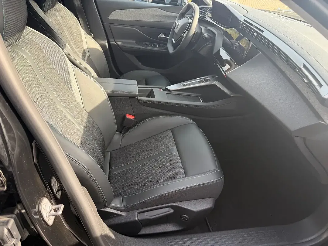 Peugeot 308 - Thumbnail 26