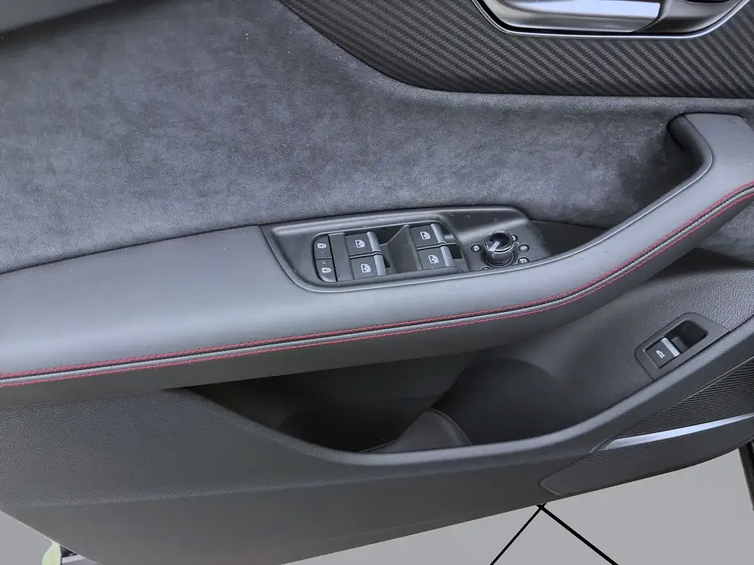 Audi Q7 - Thumbnail 11