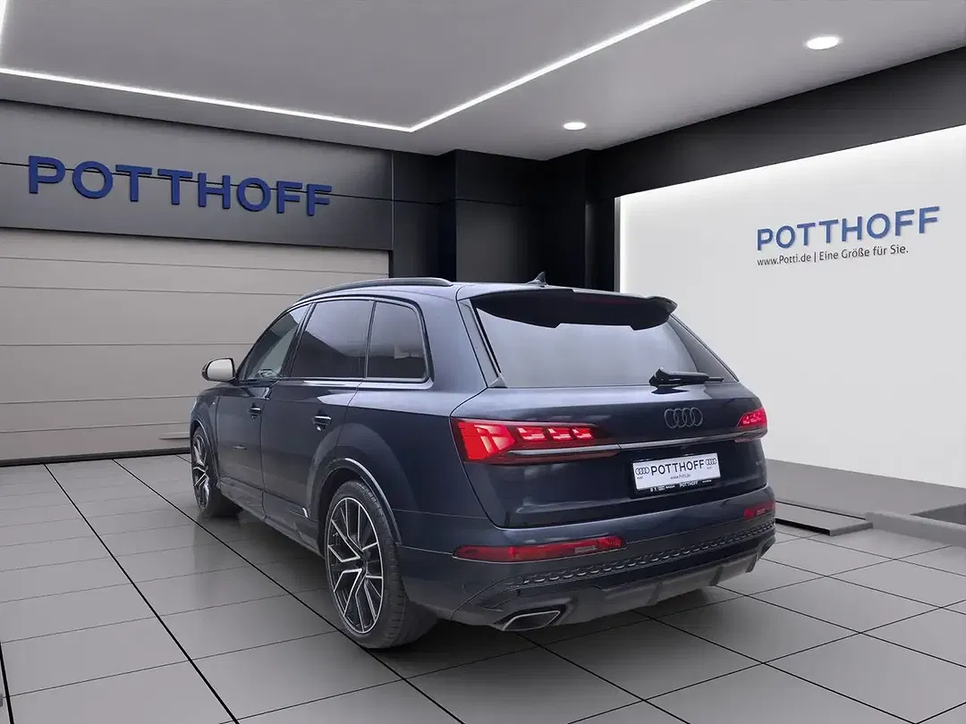 Audi Q7 - Thumbnail 3