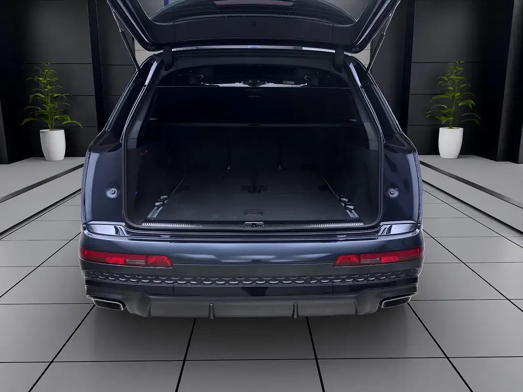 Audi Q7 - Thumbnail 5