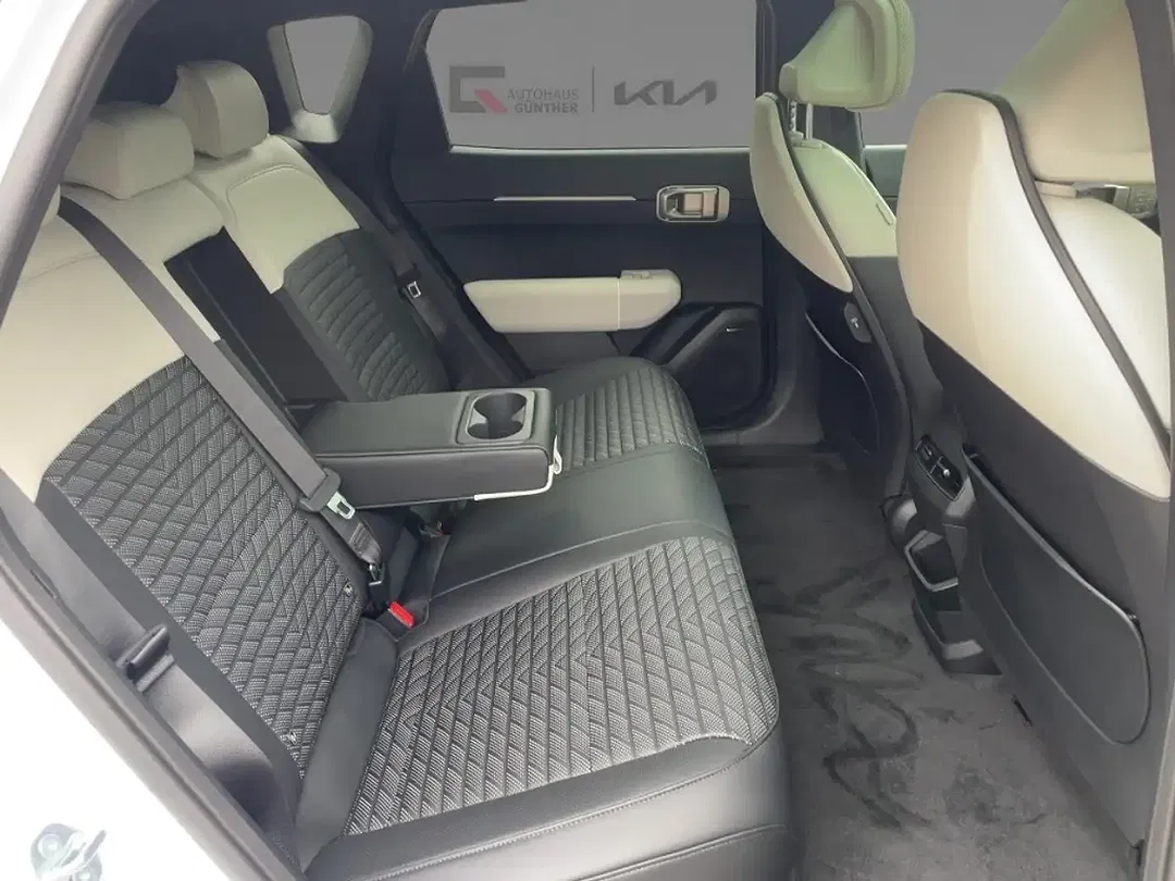 Kia EV4 - Thumbnail 10