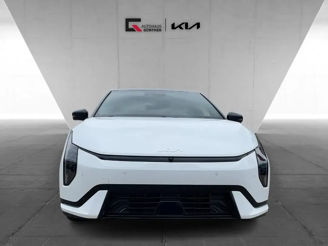 Kia EV4 - Thumbnail 5
