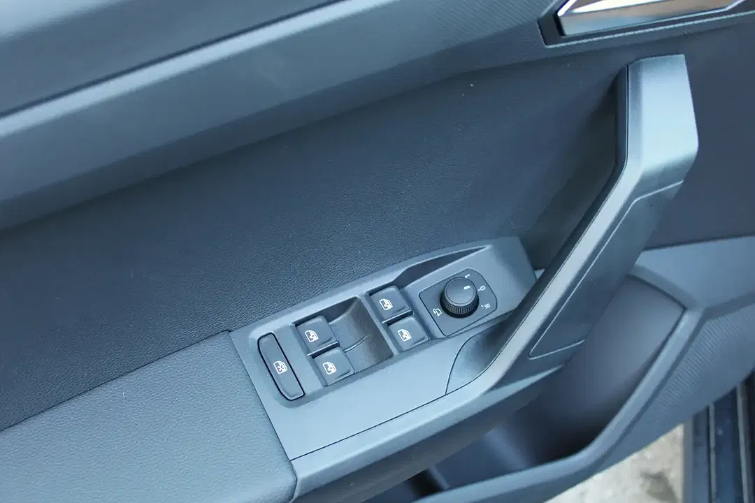 SEAT Arona - Thumbnail 11