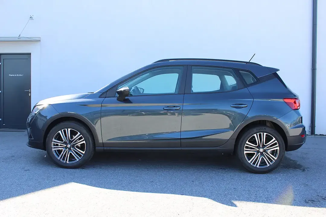 SEAT Arona - Thumbnail 3