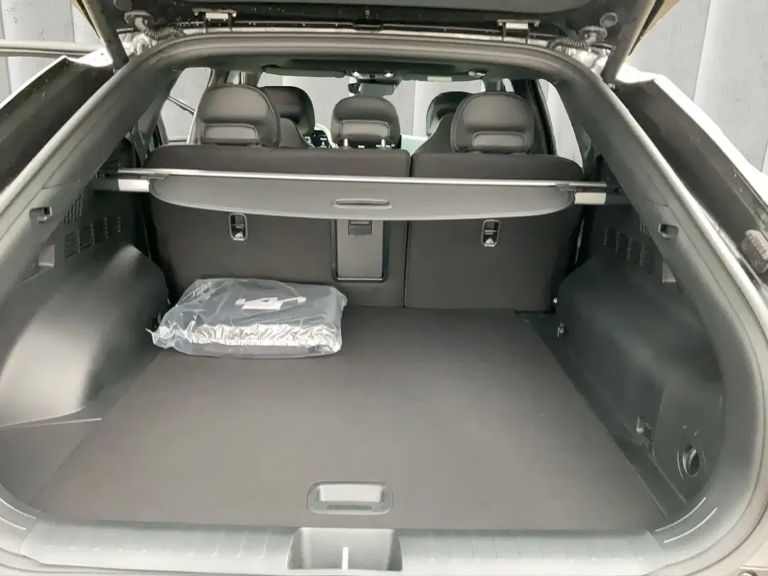 Kia EV6 - Thumbnail 10