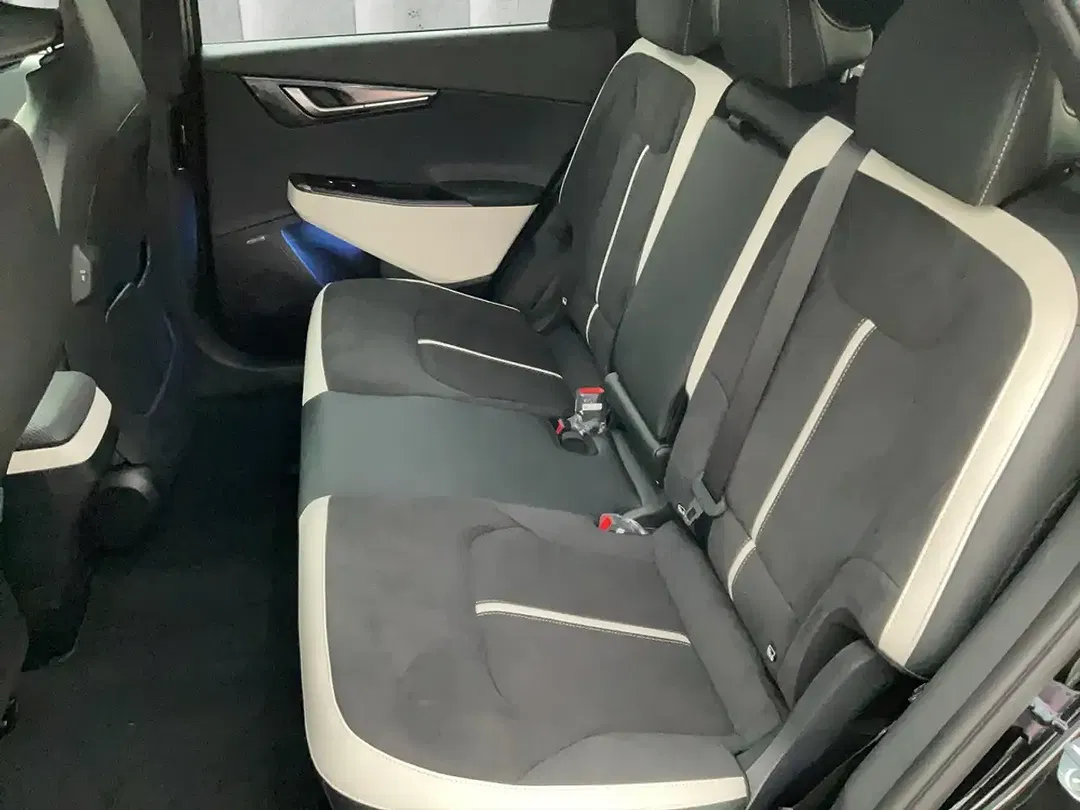 Kia EV6 - Thumbnail 9