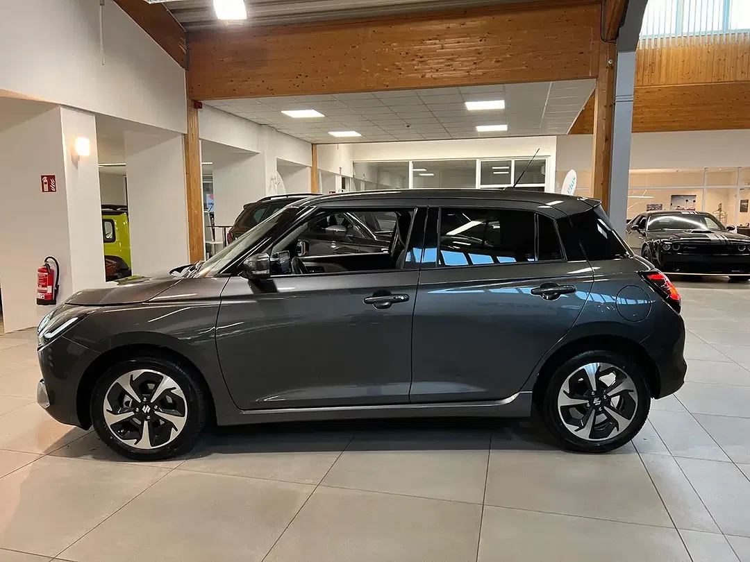 Suzuki Swift - Thumbnail 5