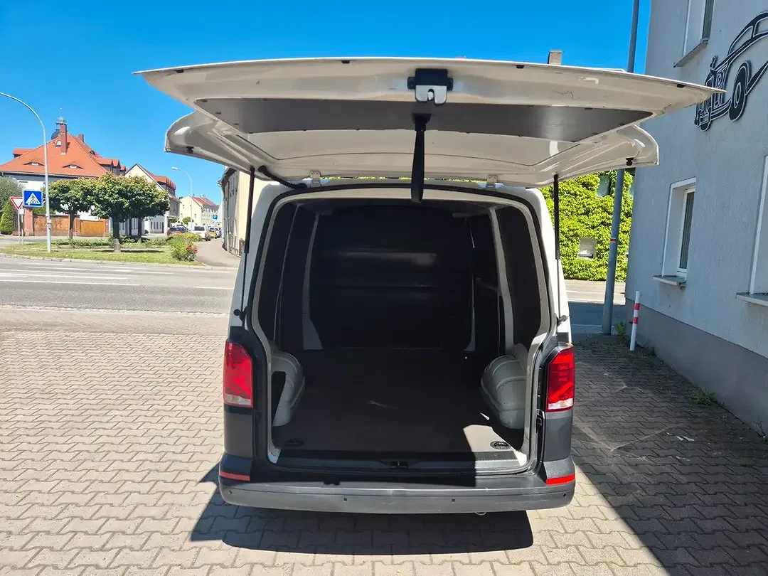 Volkswagen Transporter - Thumbnail 11