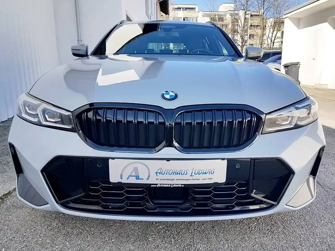 BMW 320 - Thumbnail 10