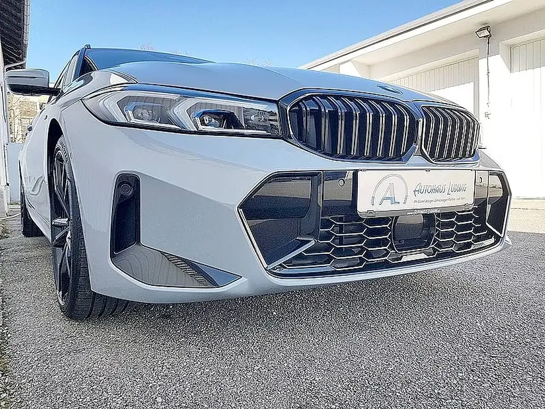 BMW 320 - Thumbnail 9