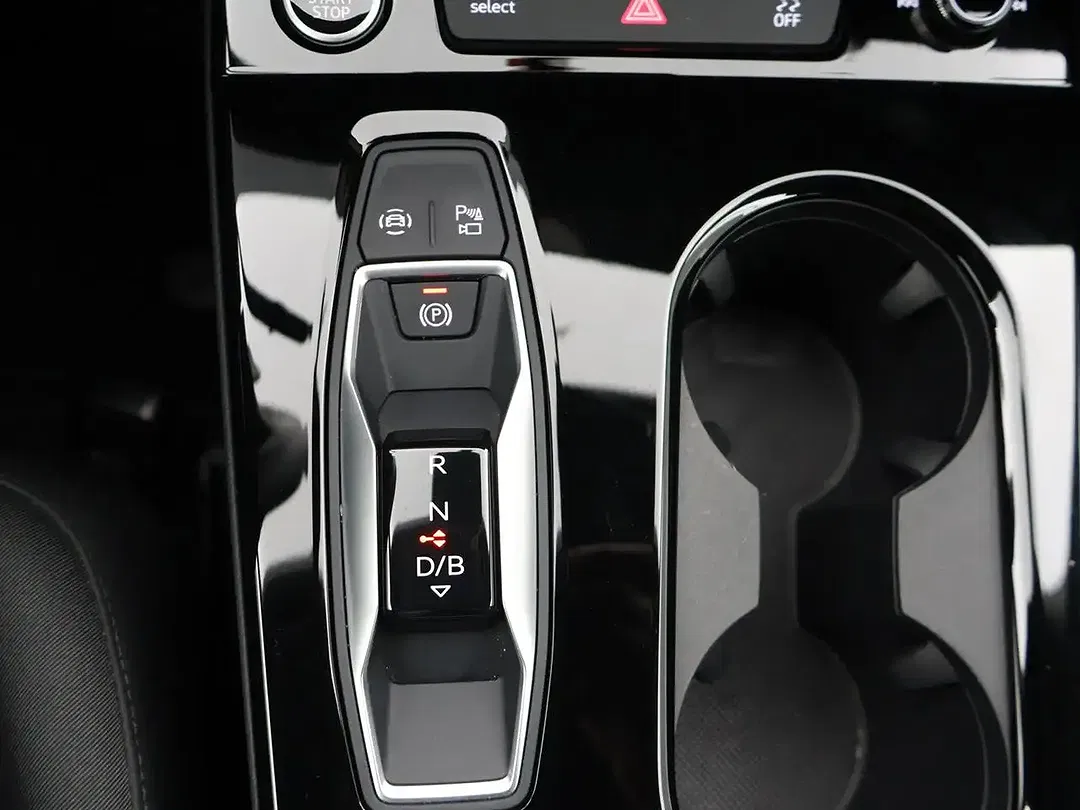 Audi Q6 e-tron - Thumbnail 9